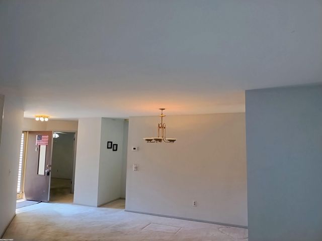 6619 Apt 102 Ridgefield Cir Street, West Bloomfield Twp, MI 48322