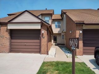 6619 Apt 102 Ridgefield Cir Street, West Bloomfield Twp, MI 48322