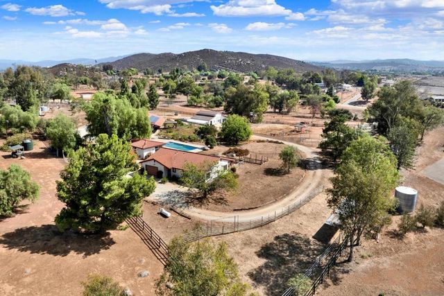 20119 Para Siempre Vis, Ramona, CA 92065