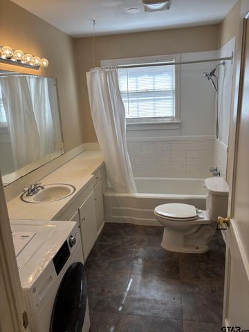 1931 S Wiley, Tyler, TX 75701