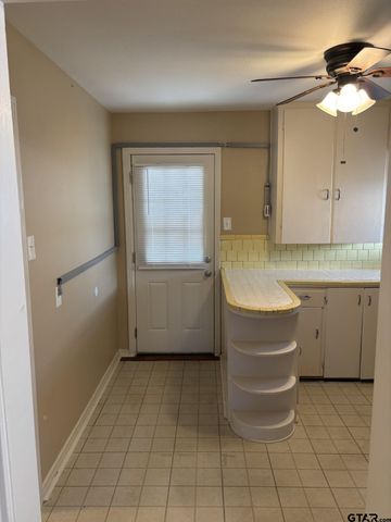 1931 S Wiley, Tyler, TX 75701