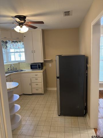 1931 S Wiley, Tyler, TX 75701