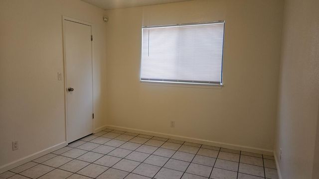 3216 Renn Avenue, Clovis, CA 93611