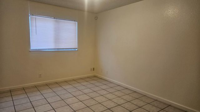 3216 Renn Avenue, Clovis, CA 93611
