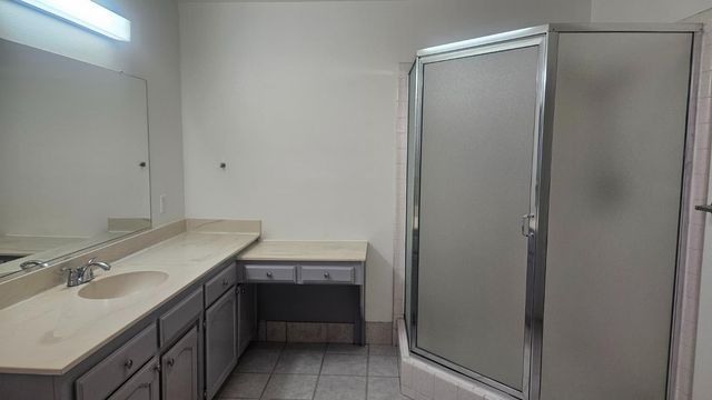3216 Renn Avenue, Clovis, CA 93611