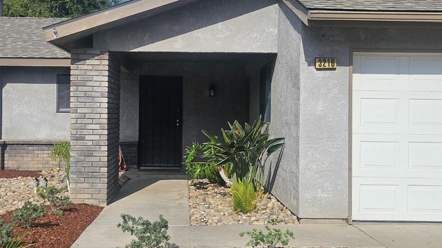 3216 Renn Avenue, Clovis, CA 93611