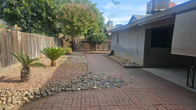 3216 Renn Avenue, Clovis, CA 93611