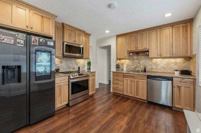 5769 S HILLSIDE DR, Murray, UT 84107