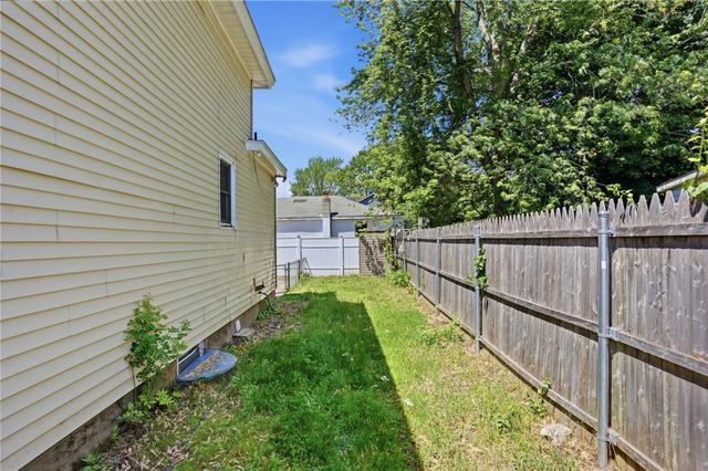 625 Oakland Beach Avenue, Warwick, RI 02889