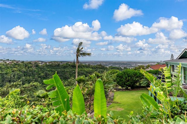 98-1239 Kaonohi Street, Aiea, HI 96701