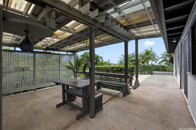 98-1239 Kaonohi Street, Aiea, HI 96701