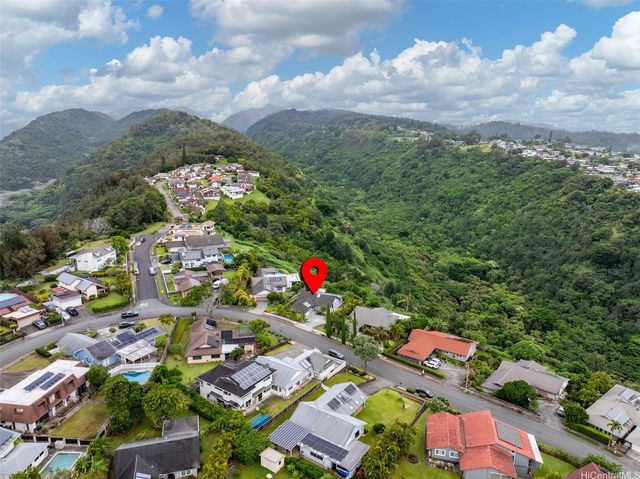 98-1239 Kaonohi Street, Aiea, HI 96701