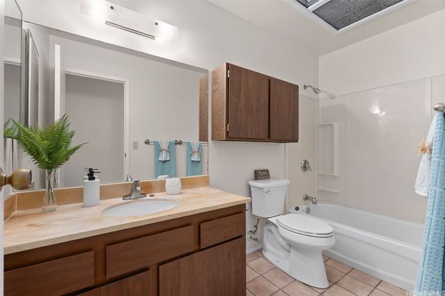 98-1239 Kaonohi Street, Aiea, HI 96701