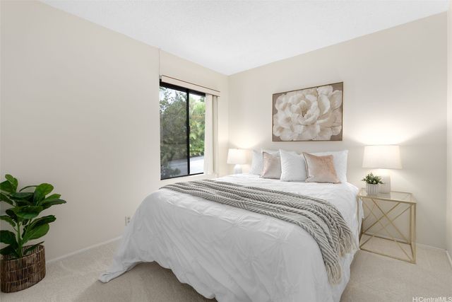 98-1239 Kaonohi Street, Aiea, HI 96701