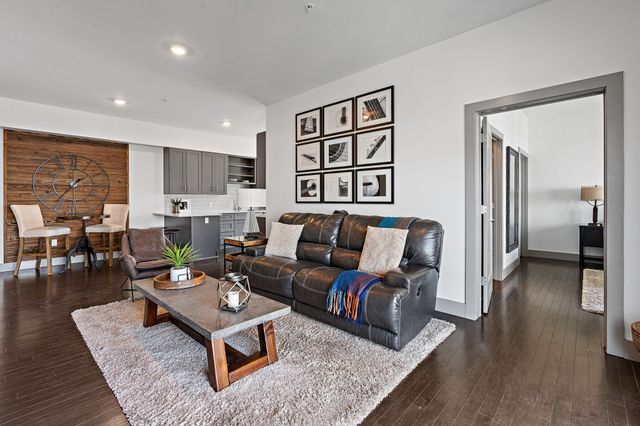 2407 8th Ave S Apt 402, Nashville, TN 37204