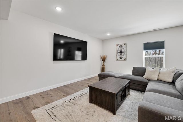 9784 Ridgecrest Drive, Hillsboro, MO 63050