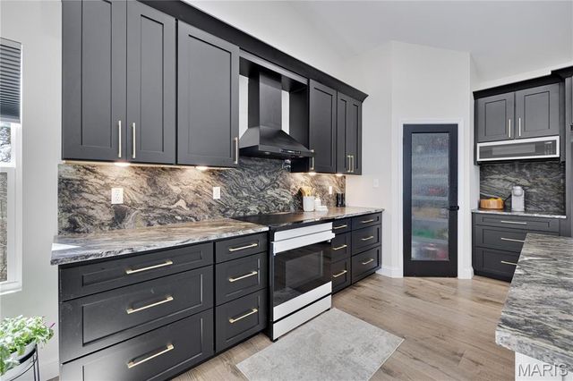 9784 Ridgecrest Drive, Hillsboro, MO 63050