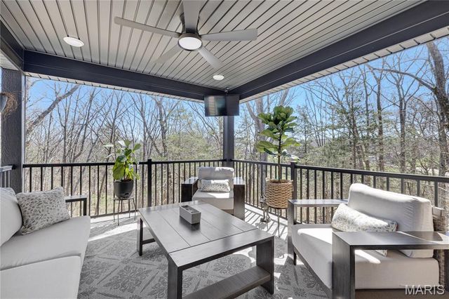 9784 Ridgecrest Drive, Hillsboro, MO 63050