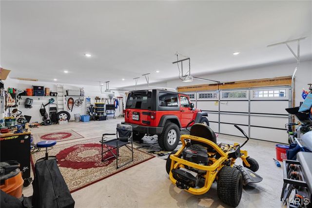 9784 Ridgecrest Drive, Hillsboro, MO 63050