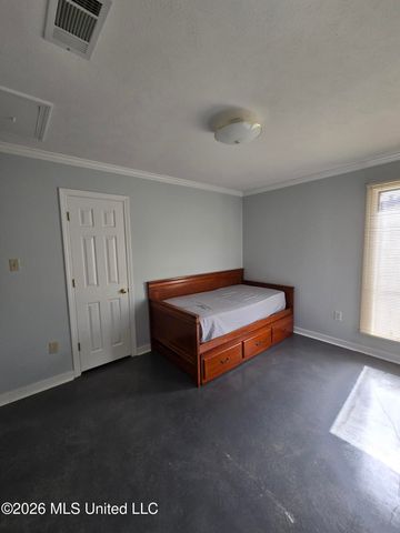 5422 River Thames Road, Jackson, MS 39211