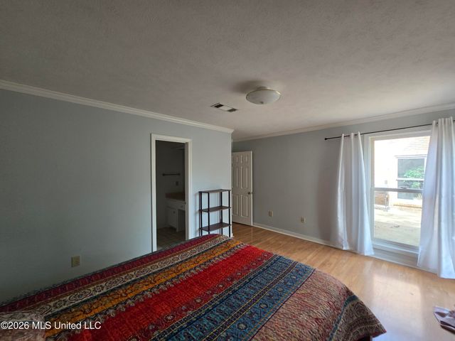 5422 River Thames Road, Jackson, MS 39211