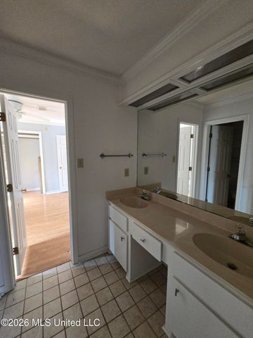 5422 River Thames Road, Jackson, MS 39211