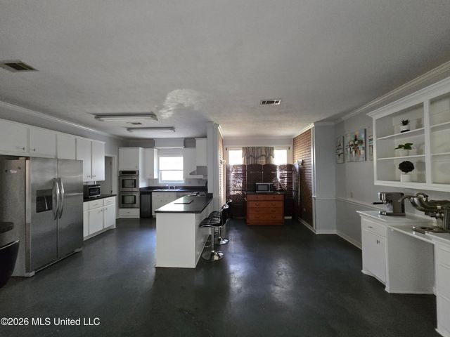 5422 River Thames Road, Jackson, MS 39211