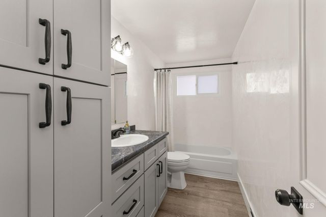 168 N Juniper St, Twin Falls, ID 83301