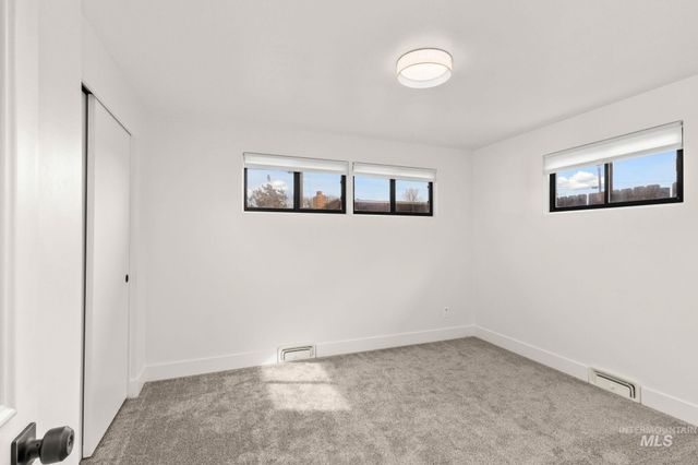 168 N Juniper St, Twin Falls, ID 83301