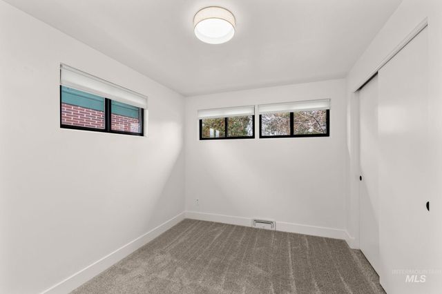 168 N Juniper St, Twin Falls, ID 83301