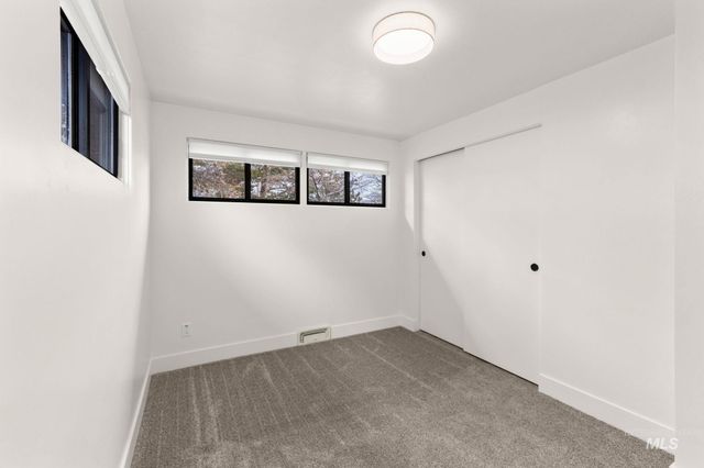 168 N Juniper St, Twin Falls, ID 83301