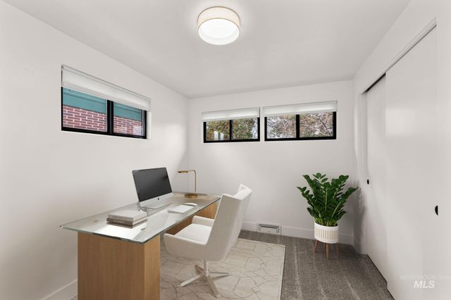 168 N Juniper St, Twin Falls, ID 83301