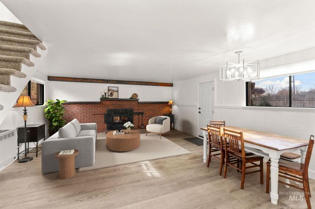 168 N Juniper St, Twin Falls, ID 83301