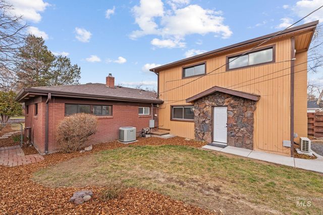 168 N Juniper St, Twin Falls, ID 83301