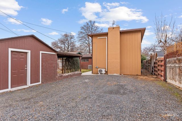 168 N Juniper St, Twin Falls, ID 83301