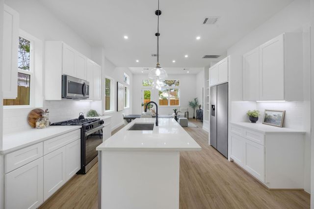 3107 Stonewall Street, Houston, TX 77020