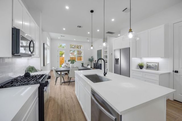 3107 Stonewall Street, Houston, TX 77020