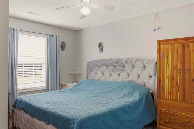 11120 Highview Road, Peculiar, MO 64078