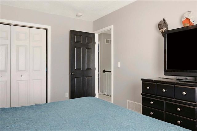 11120 Highview Road, Peculiar, MO 64078
