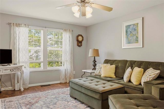 11120 Highview Road, Peculiar, MO 64078