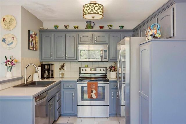 11120 Highview Road, Peculiar, MO 64078