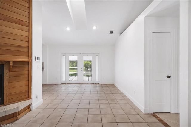 580 16th ST SE, Naples, FL 34117