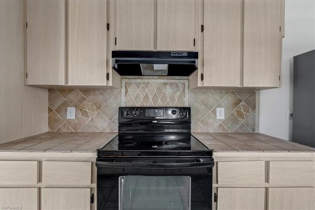 580 16th ST SE, Naples, FL 34117