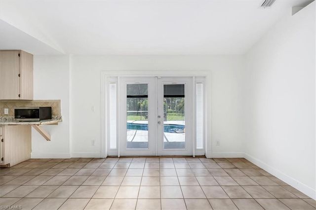 580 16th ST SE, Naples, FL 34117