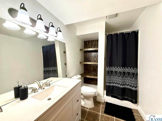 829 Tanager Road, Mankato, MN 56001