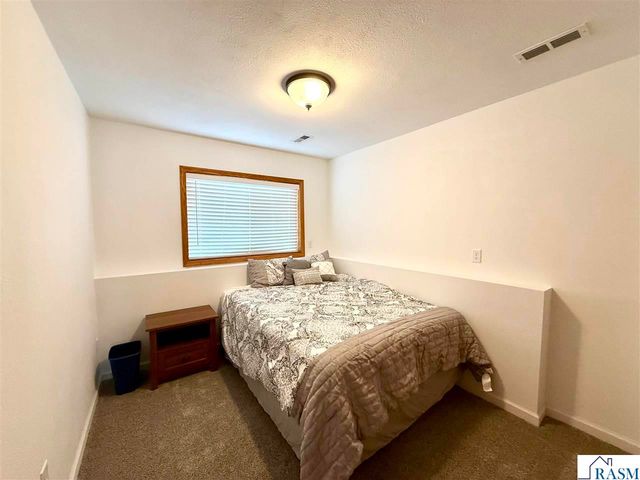 829 Tanager Road, Mankato, MN 56001