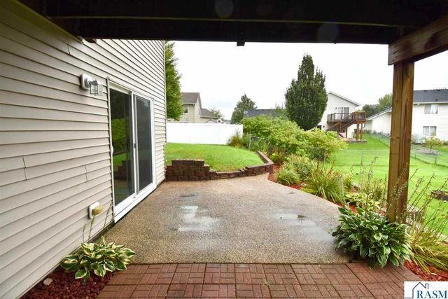 829 Tanager Road, Mankato, MN 56001