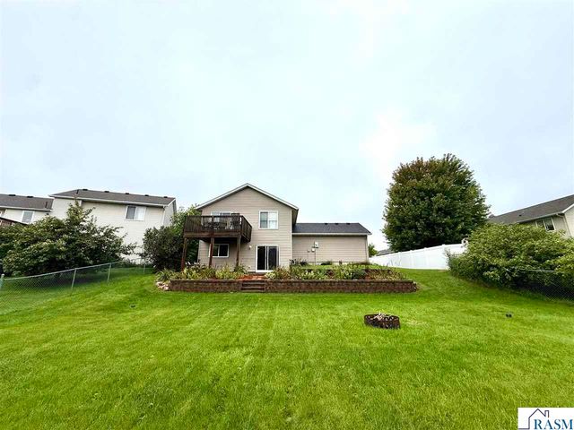 829 Tanager Road, Mankato, MN 56001
