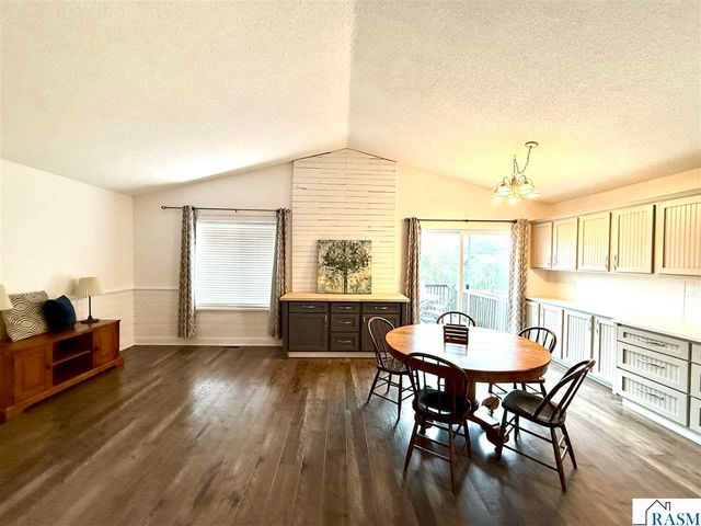829 Tanager Road, Mankato, MN 56001