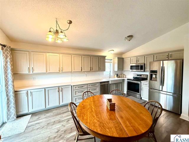 829 Tanager Road, Mankato, MN 56001